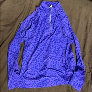Light long sleeve pullover